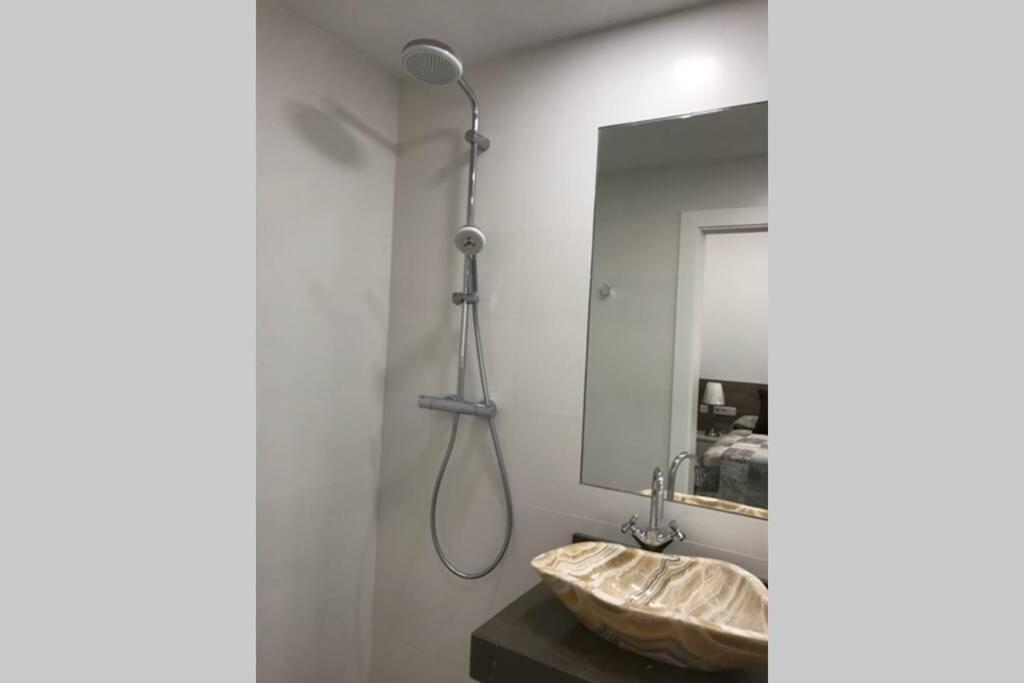 Apartmán Precioso Piso En Paseo De La Bomba Free Parking Granada Exteriér fotografie